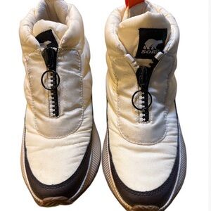 Sorel Women's Out 'N About III Puffy Zip Boot size 7.5